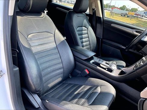 Used 2020 Ford Fusion SE FWD image 7
