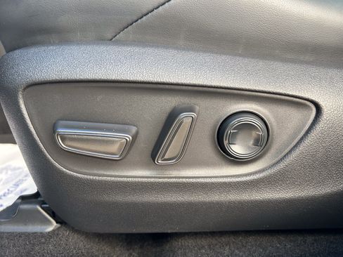 Used 2023 Toyota RAV4 XSE AWD/4WD image 14