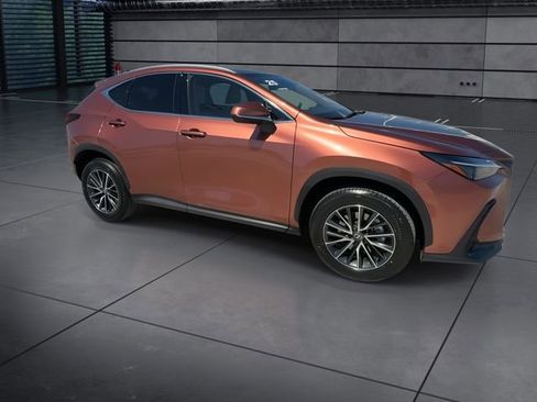 Used 2025 Lexus NX 250 FWD w/ Accessory Package (Z2) image 9