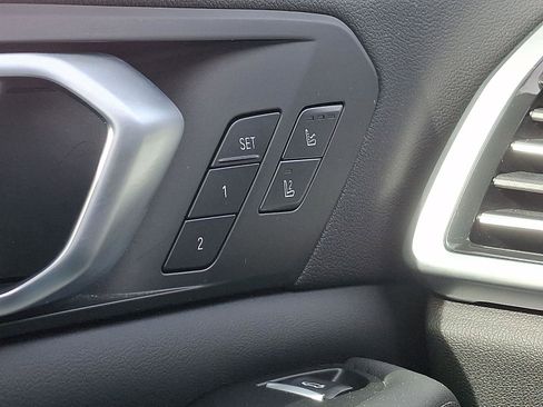 Used 2023 BMW X5 xDrive40i w/ Luxury Seating Package image 29