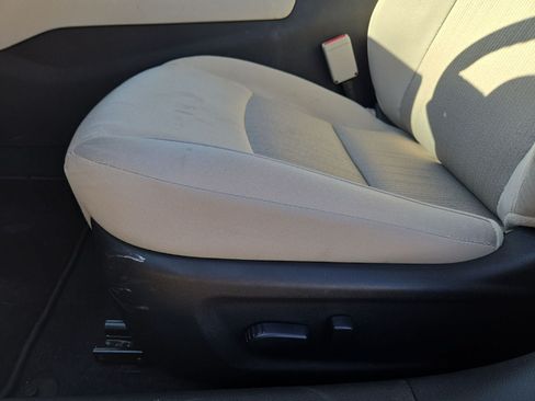 Used 2025 Nissan Altima 2.5 SV FWD image 17