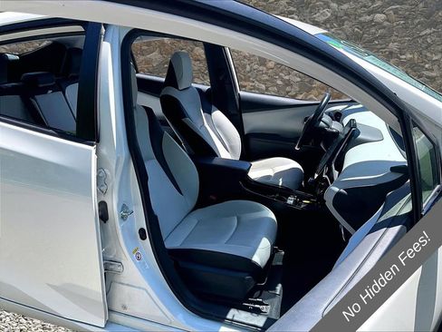 Used 2020 Toyota Prius Limited FWD image 6