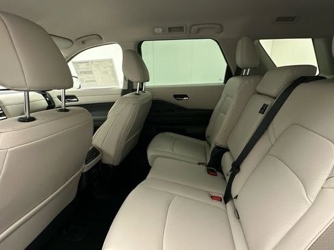 New 2026 Nissan Pathfinder SL AWD/4WD image 10