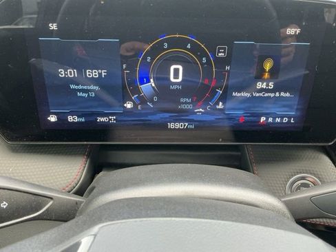 Used 2025 Chevrolet Equinox RS w/ Safety and Technology Package AWD/4WD image 14