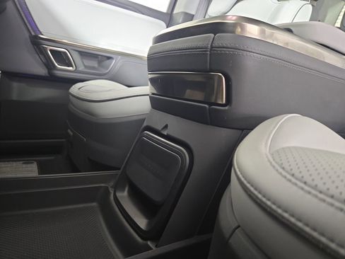 Used 2023 Rivian R1T Adventure AWD/4WD image 31