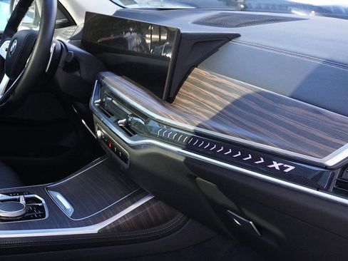 Used 2023 BMW X7 xDrive40i w/ Premium Package image 40