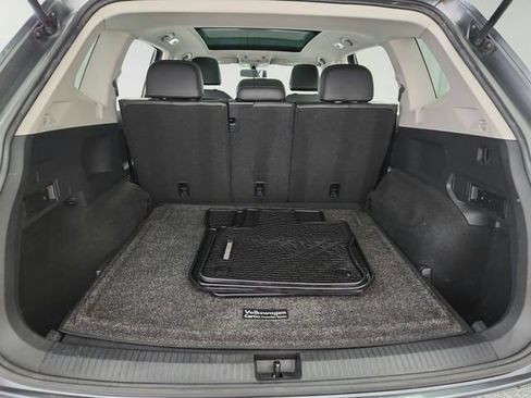 Used 2018 Volkswagen Tiguan SEL AWD/4WD image 30