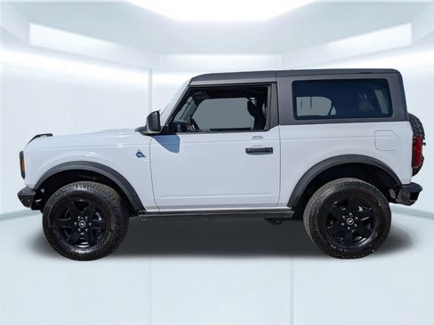 Used 2022 Ford Bronco Black Diamond image 2