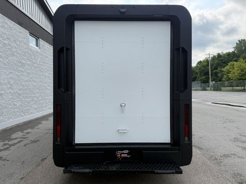 Used 2024 Chevrolet Brightdrop 600 w/ Commercial Equipment Package AWD/4WD image 6