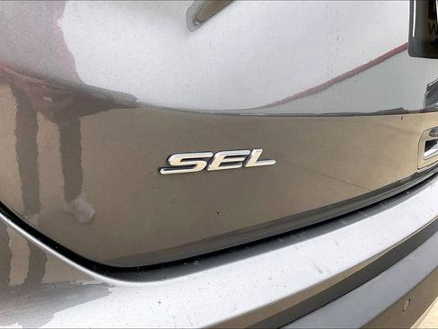 Used 2024 Ford Edge SEL AWD/4WD image 8