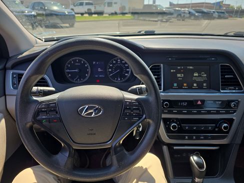 Used 2016 Hyundai Sonata SE image 12