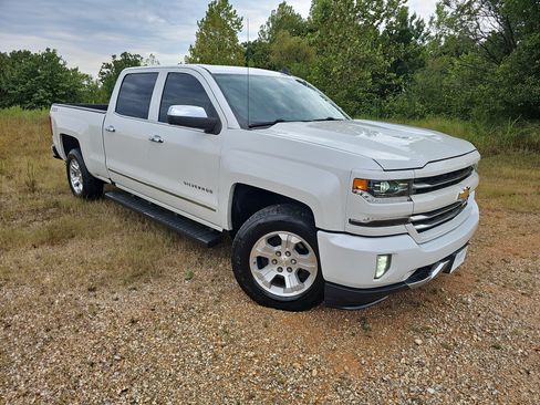 Used 2018 Chevrolet Silverado 1500 LTZ Z71 AWD/4WD image 2
