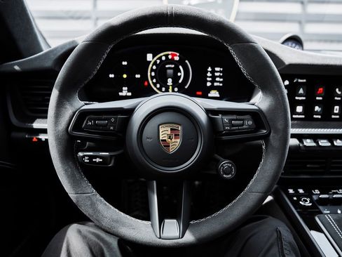 Used 2025 Porsche 911 GT3 RWD image 53