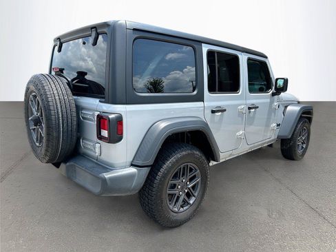 Used 2024 Jeep Wrangler Unlimited Sport AWD/4WD image 4