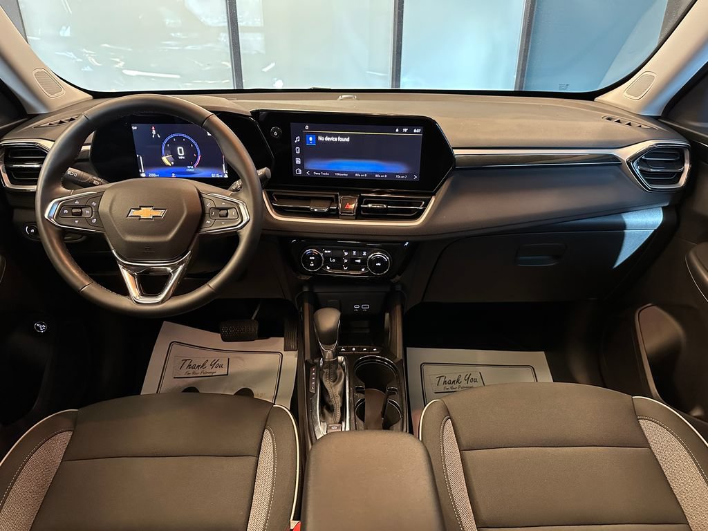 Used 2025 Chevrolet TrailBlazer LT w/ Convenience Package FWD image 9