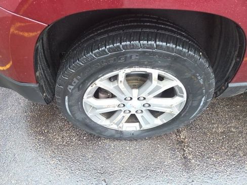 Used 2015 GMC Acadia SLT image 32