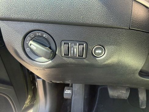 Used 2022 Dodge Charger SXT w/ Blacktop Package image 22