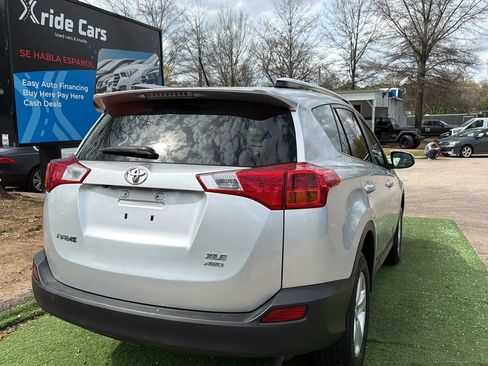 Used 2013 Toyota RAV4 XLE image 10