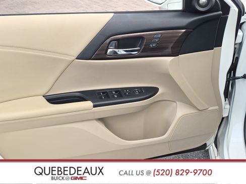 Used 2017 Honda Accord Touring image 9