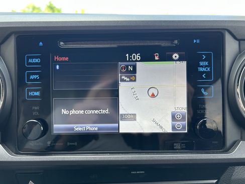 Used 2019 Toyota Tacoma TRD Sport AWD/4WD image 25