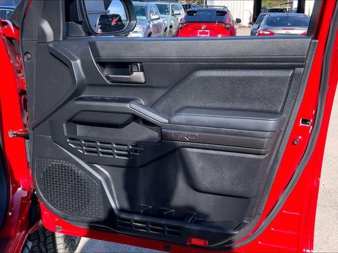 Used 2025 Toyota Tacoma TRD Off-Road image 21