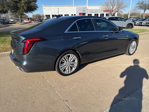 Used 2021 Cadillac CT4 Premium Luxury image 3