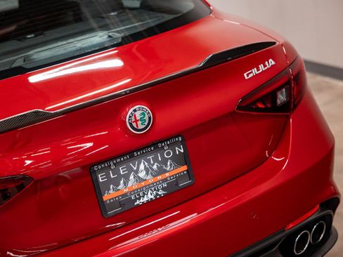 Used 2018 Alfa Romeo Giulia Quadrifoglio RWD image 33