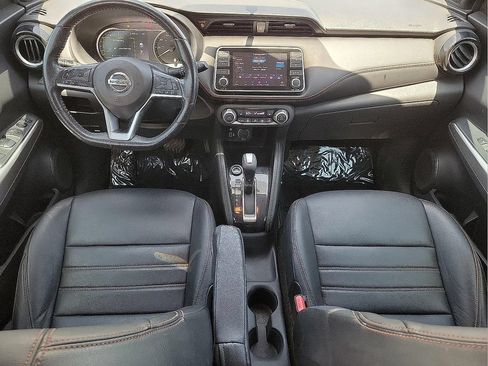 Used 2019 Nissan Kicks SR w/ SR Premium Package FWD image 11