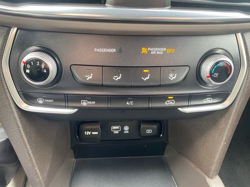 Used 2020 Hyundai Santa Fe SE FWD image 14