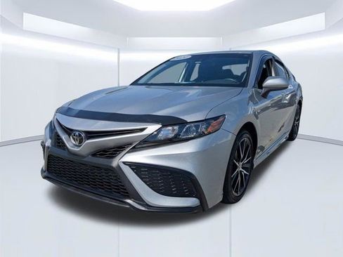Used 2021 Toyota Camry SE image 8