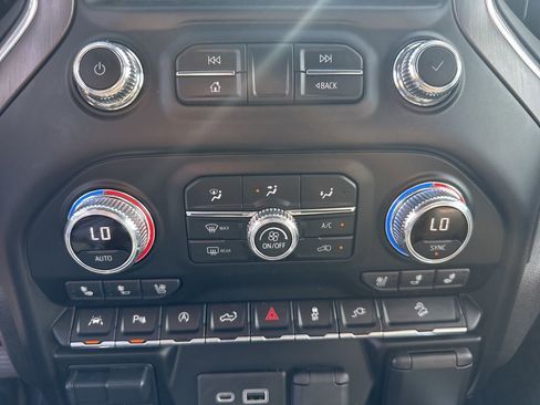 Used 2020 GMC Sierra 1500 AT4 w/ AT4 Premium Package image 4