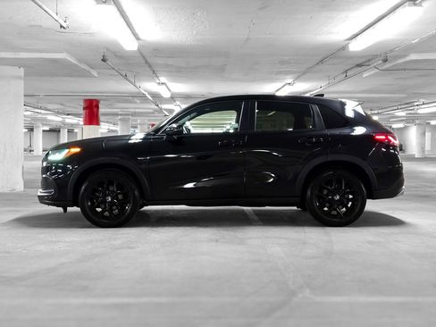Used 2023 Honda HR-V Sport image 13