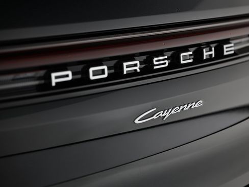 Certified 2024 Porsche Cayenne image 15