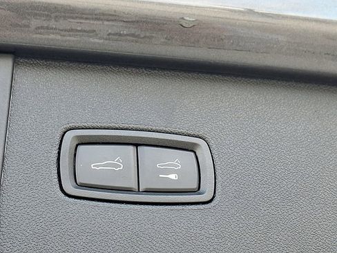 Used 2023 Porsche Cayenne S image 31