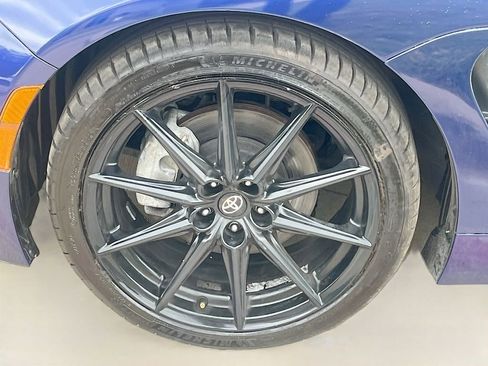 Used 2024 Toyota GR86 Premium RWD image 27