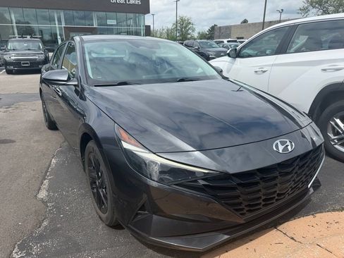 Used 2021 Hyundai Elantra SEL FWD image 2