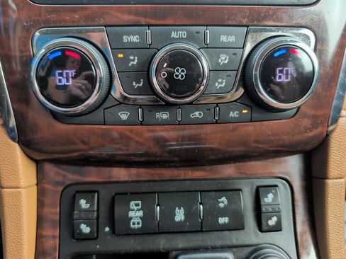 Used 2017 Buick Enclave Leather AWD/4WD image 14