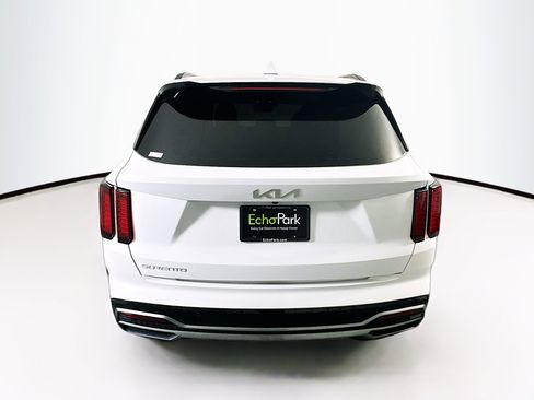 Used 2023 Kia Sorento S image 7