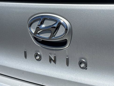 Used 2017 Hyundai Ioniq SEL FWD image 28