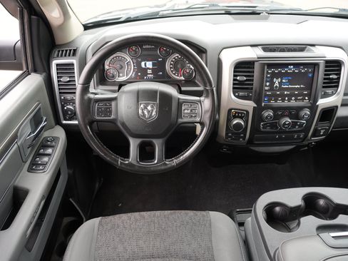 Used 2019 RAM 1500 Big Horn AWD/4WD image 19