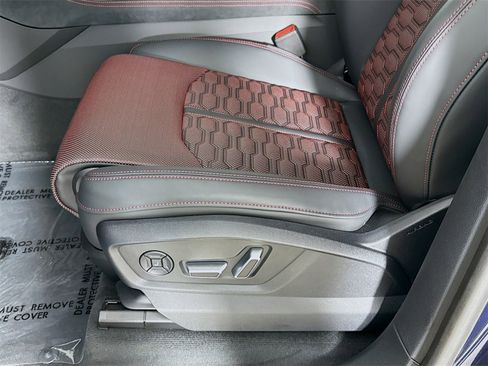 New 2025 Audi RS Q8 performance image 19