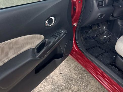 Used 2015 Nissan Versa Note SV w/ SV Convenience Package FWD image 11