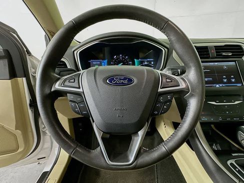 Used 2014 Ford Fusion SE w/ Equipment Group 502A image 16