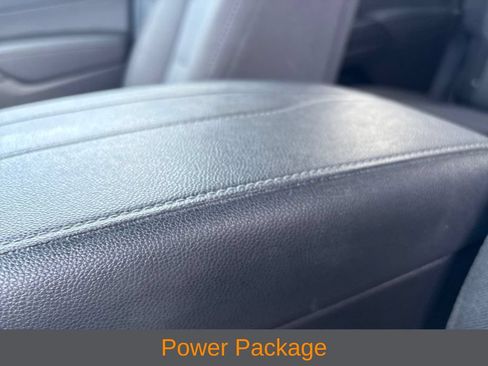 Used 2022 Chevrolet Traverse LT FWD image 6