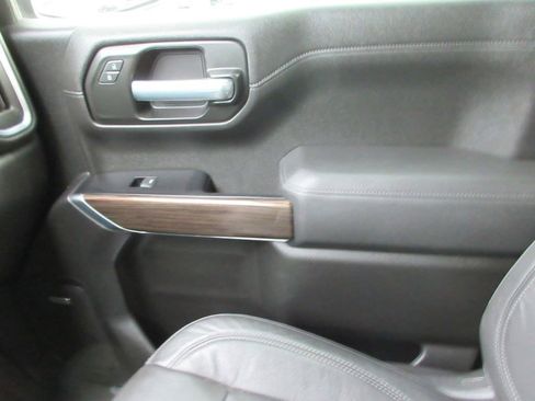 Used 2020 Chevrolet Silverado 1500 LT Trail Boss image 37