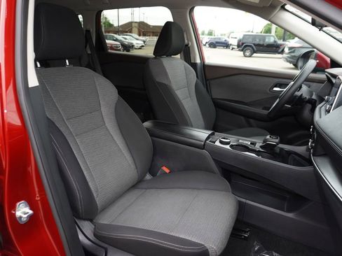 Used 2023 Nissan Rogue SV AWD/4WD image 31