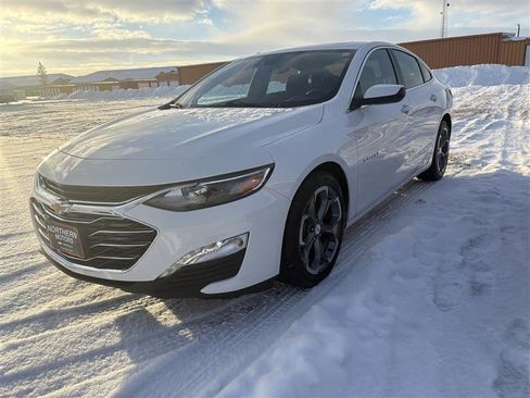 Used 2023 Chevrolet Malibu LT image 2