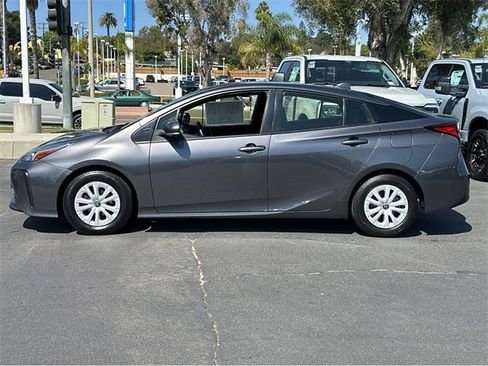 Used 2022 Toyota Prius L Eco image 40