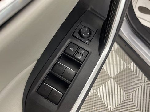 Used 2022 Toyota RAV4 XLE image 28