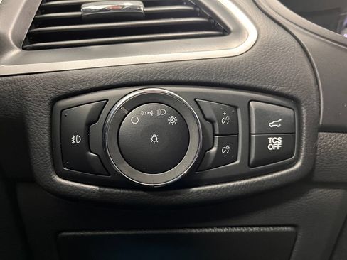 Used 2023 Ford Edge SEL w/ Convenience Package AWD/4WD image 3